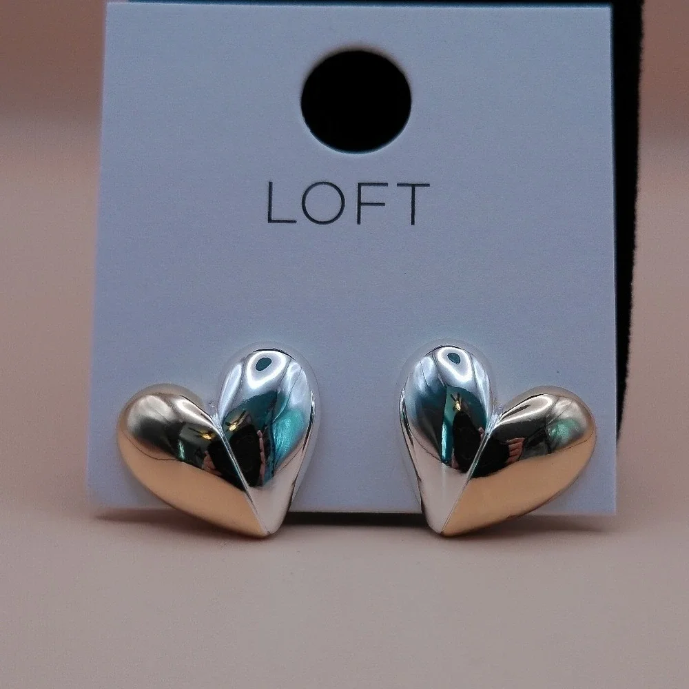 LOFT heart stud